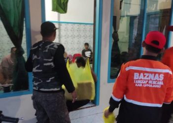 BAZNAS Distribusikan Makanan Siap Saji untuk Warga Terdampak Erupsi Semeru