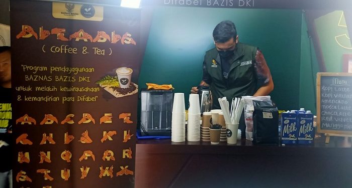 Pesan Kopi Sambil Belajar Bahasa Isyarat di Indonesia Giving Fest 2022