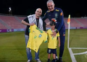 Pemuda Palestina Ini Dipuji karena Membantu Cucu Pelatih Brazil