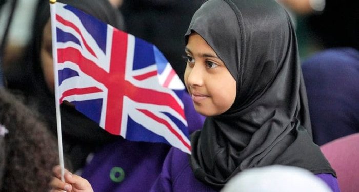 Populasi Muslim Inggris Meningkat 6,5 Persen pada Tahun 2021