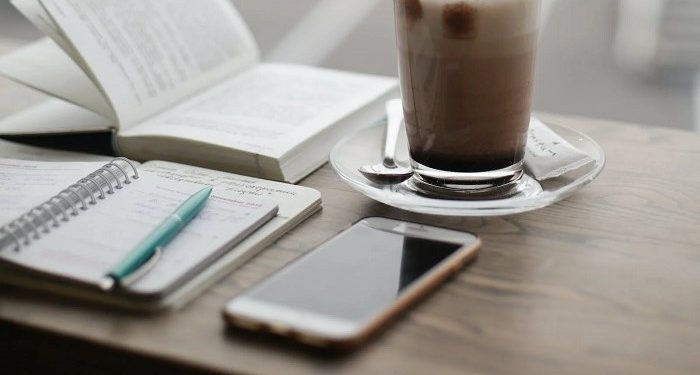 Psikologi Populer: Yuk Simak Arti Kata Flexing, Ruminasi, Narsistik hingga FOMO