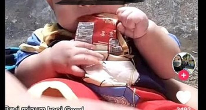 Viral Video Ibu Beri Bayinya Kopi Susu Sachet, Presiden Jokowi Ingatkan Posyandu dan BKKBN