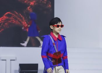 Terinspirasi dari Transformer, IKJ Angkat Karakter Optimus dalam Jakarta Fashion Trend 2023