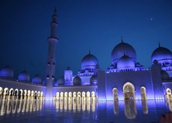 Penelitian Menunjukkan Shalat Malam Setelah Bangun Tidur Baik untuk Kesehatan