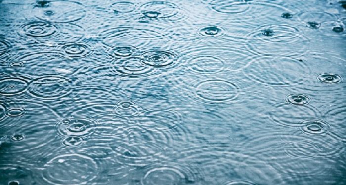 Manfaat Mandi Hujan untuk Si Kecil, Salah Satu Stimulasi Tumbuh Kembangnya