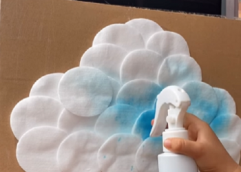 Ide Kreasi Anak di Musim Hujan, Membuat Awan dari Kapas dan Perwarna Makanan