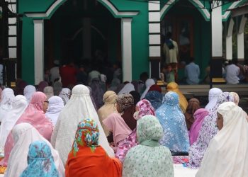 Tata Cara Mengikuiti Imam Bagi Orang yang Masbuq
