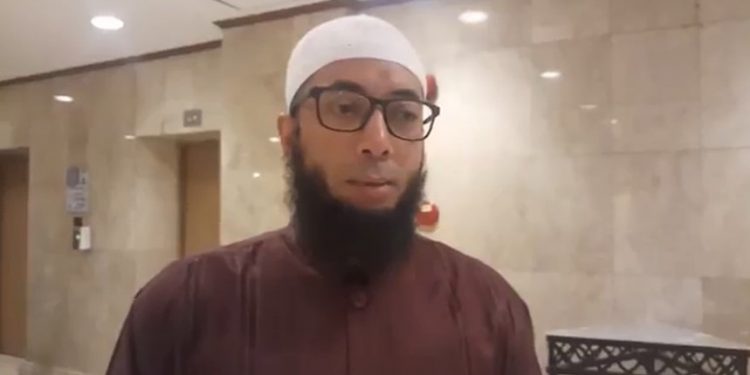 Khalid Basalamah Ungkap Pentingnya Berbagi Pengalaman Dakwah Bagi Tamatan Universitas Saudi