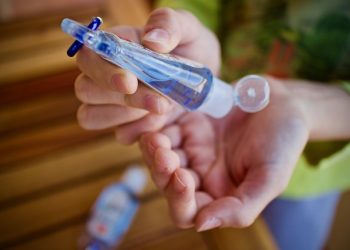 Hukum Hand Sanitizer yang Mengandung Alkohol 70 Persen