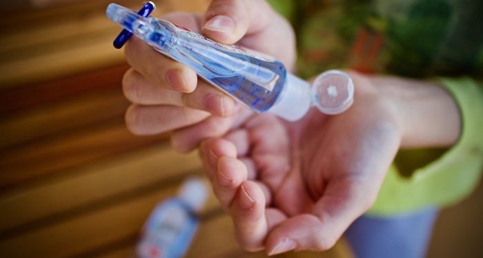 Hukum Hand Sanitizer yang Mengandung Alkohol 70 Persen