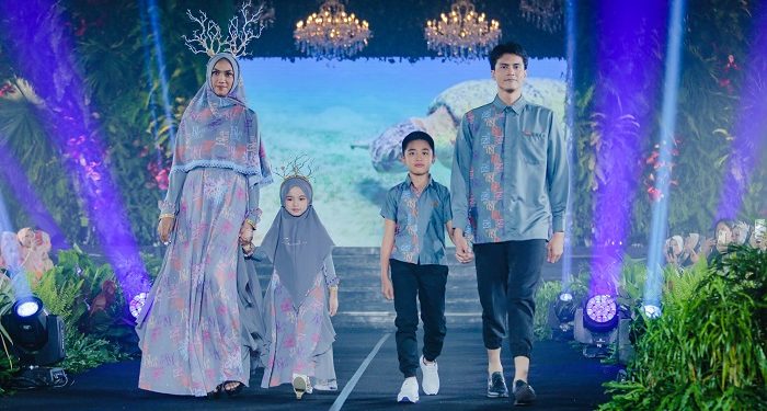 Fashion Show Magnifique of Universality Tampilkan Koleksi Para Desainer Bertema Bunga dan Hari Raya