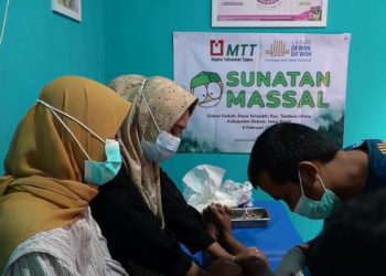 Laznas Dewan Dakwah Gelar Khitan Massal untuk Anak Dhuafa di Tambun