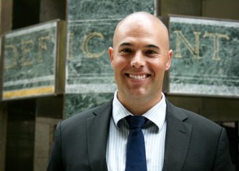 Mantan Politisi dan Aktivis Islamofobia Belanda Menceritakan Perjalanannya Masuk Islam