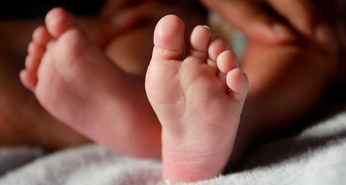 Viral Bayi Anteng Saat Dikerok, Dokter Tidak Sarankan