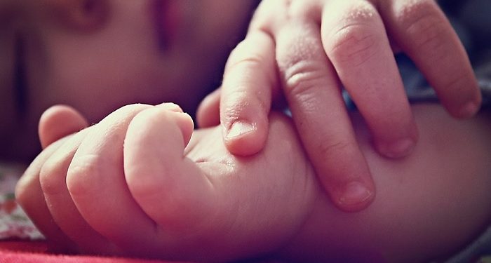 Oknum Perawat yang Tak Sengaja Gunting Jari Bayi Telah 18 Tahun Bekerja