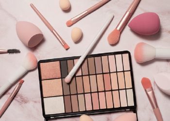 Mengapa Istri Harus Berdandan?