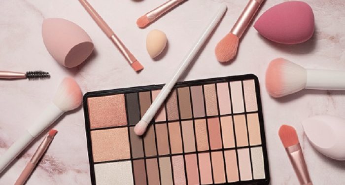 Mengapa Istri Harus Berdandan?