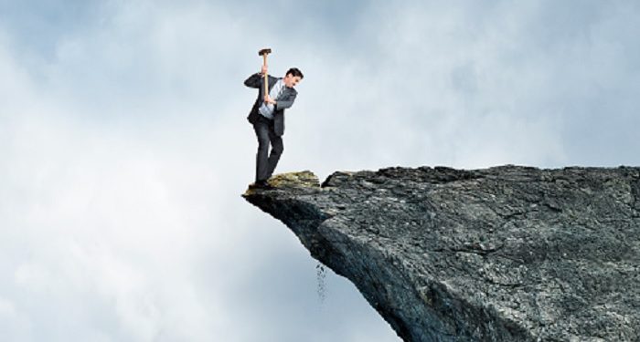 Al-Ahzab Ayat 72, Dua Karakter Buruk Manusia Saat Mengemban Amanah