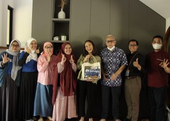 Almiranti Kartika Zhafira, Beauty Vlogger dan Keajaiban Berbagi