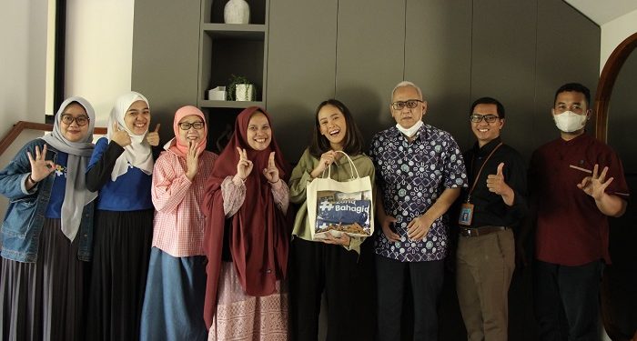 Almiranti Kartika Zhafira, Beauty Vlogger dan Keajaiban Berbagi