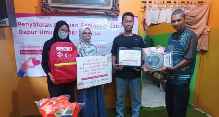 LAZ Al Azhar dan Kitabisa Kirimkan Bantuan Paket Sembako dan Peralatan Darurat Banjir Ke Kampung Melayu