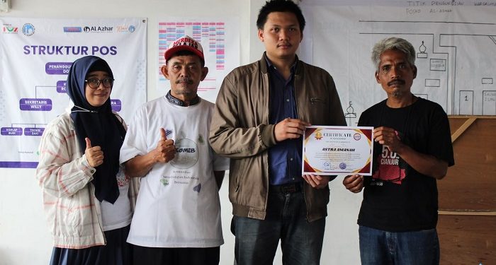 Tularkan Kebahagiaan, Ajak Anak-anak Penyintas Gempa Cianjur Melukis Bersama