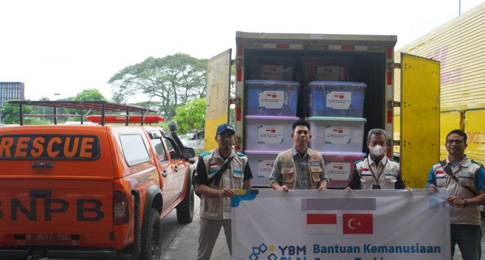 YBM PLN Salurkan Bantuan 50 Boks Kontainer Pakaian Hangat untuk Gempa Turki melalui BNPB