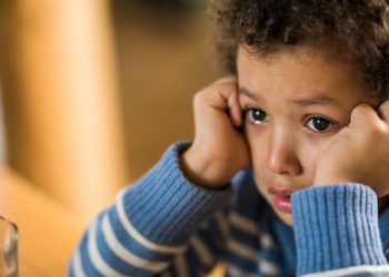 5 Red Fleg Anak Manja karena Kesalahan Pola Asuh