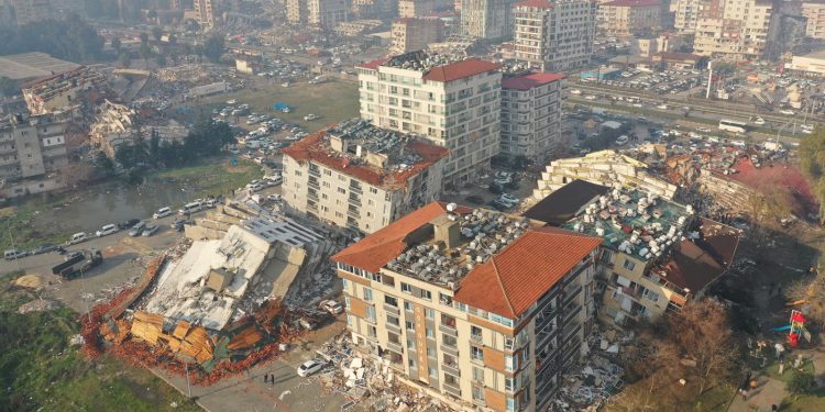 Korban Tewas Gempa Turki Suriah Tembus 15 Ribu