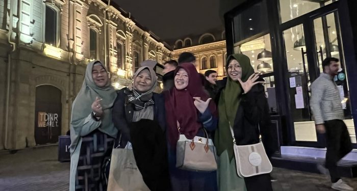 Membawa Staf Keluar Negeri