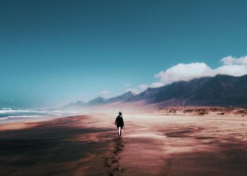 Berapa Ketentuan Jarak Seseorang Dikatakan Sebagai Musafir sehingga Dibolehkan Tidak Berpuasa dan Mengqashar Shalat?