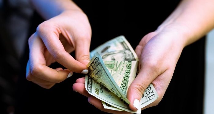 Harga Cicilan Lebih Besar daripada Tunai, Bagaimana Hukumnya?