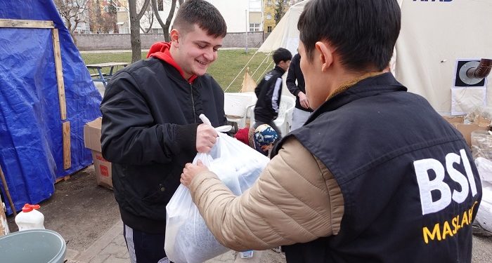 Gempa Maroko, Inilah Hadis Keutamaan Menolong Orang Lain