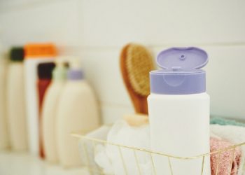 Tips Mengatasi Rambut Berminyak Tanpa Merusak Kulit Kepala