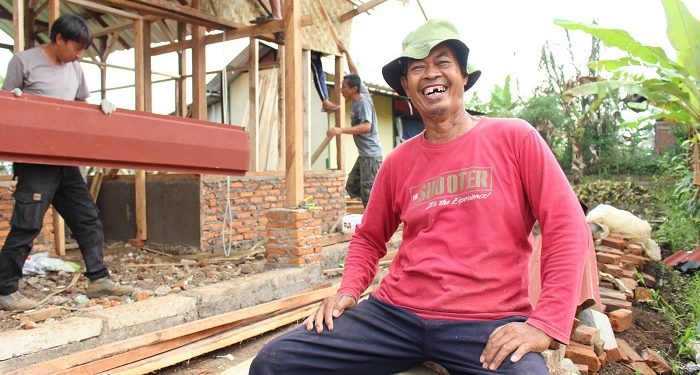 Rumahnya Hancur Dihantam Gempa, Pak Iim Siap Sambut Ramadan di Rusli yang Nyaman