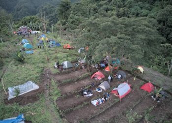 Refleksi 9 Tahun Erupsi Kelud, LAZ Al Azhar dan Komunitas Gelar Sambang Dolong Ngopi di Kelud
