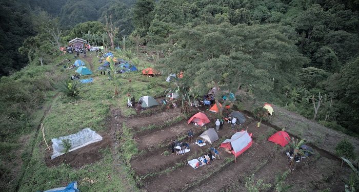 Refleksi 9 Tahun Erupsi Kelud, LAZ Al Azhar dan Komunitas Gelar Sambang Dolong Ngopi di Kelud