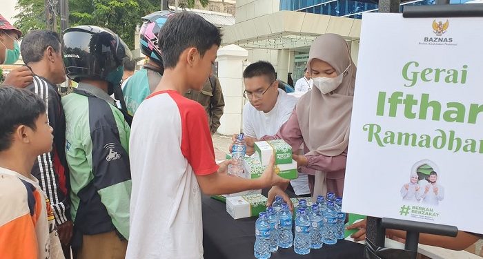BAZNAS Bagikan Paket Takjil Setiap Hari di Bulan Ramadan