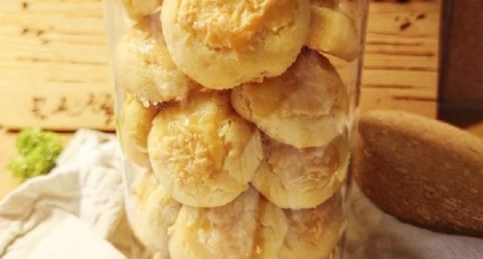 Sajian Lebaran Cheddar Cheese Cookies ala Bunda Icha Savitry