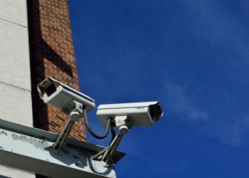 Surat At-Tariq ayat 4