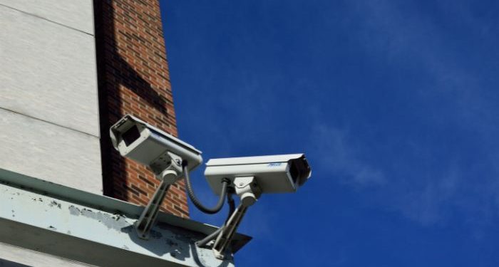 Surat At-Tariq ayat 4