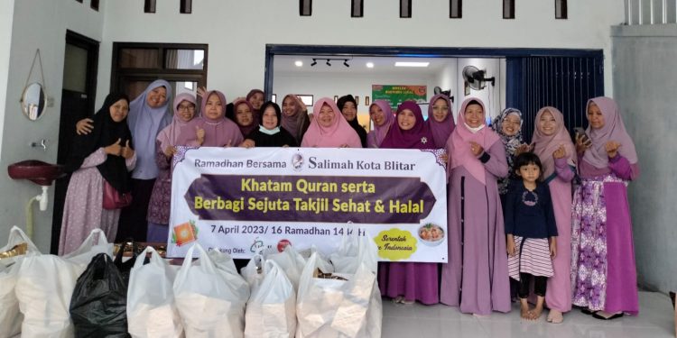 Peringati Nuzulul Qur’an, Salimah Kota Blitar Gelar Khataman Qur’an dan Berbagi Takjil