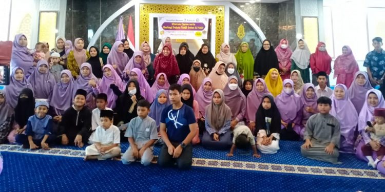 Salimah Meriahkan Pertengahan Ramadan dengan Khatam Qur’an dan Berbagi Takjil