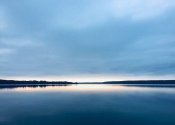 Berpuasa di Siang Hari dan Shalat Malam karena Iman