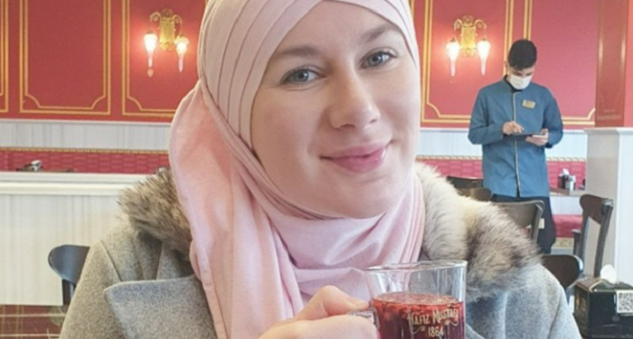 Kisah Muallaf Aisha Rosalie Menemukan Kedamaian pada Islam di Bulan Ramadan