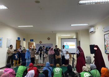 Muslimah Wahdah dan DP3AK Jatim Undang Perempuan Kepala Keluarga Buka Puasa Bersama