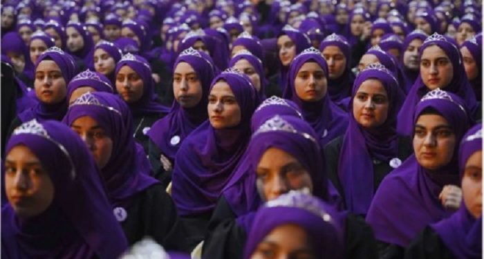 Lebih dari 3000 Perempuan Berhijab untuk Pertama Kalinya di Festival Golden Crown Kurdistan