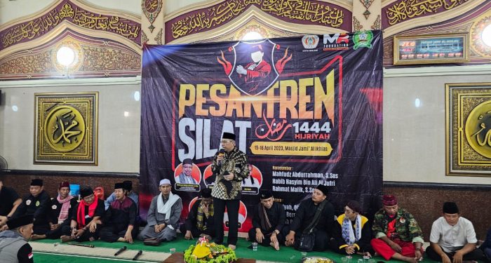 Ratusan Jawara Bekasi Berkumpul dalam Pesantren Silat