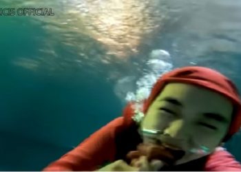 Ini Kata Dokter Soal Ria Ricis Makan Buah sambil Berenang