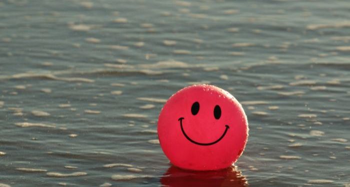 Orang jepang lupa cara tersenyum sampai ada pelatihan untuk tersenyum